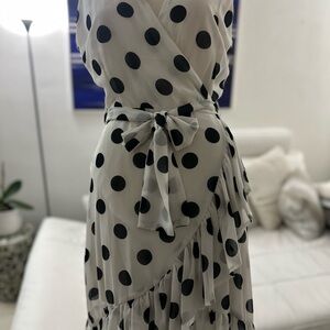 Papillon Blanc Monochrome Asymmetrical Polka Dot Dress